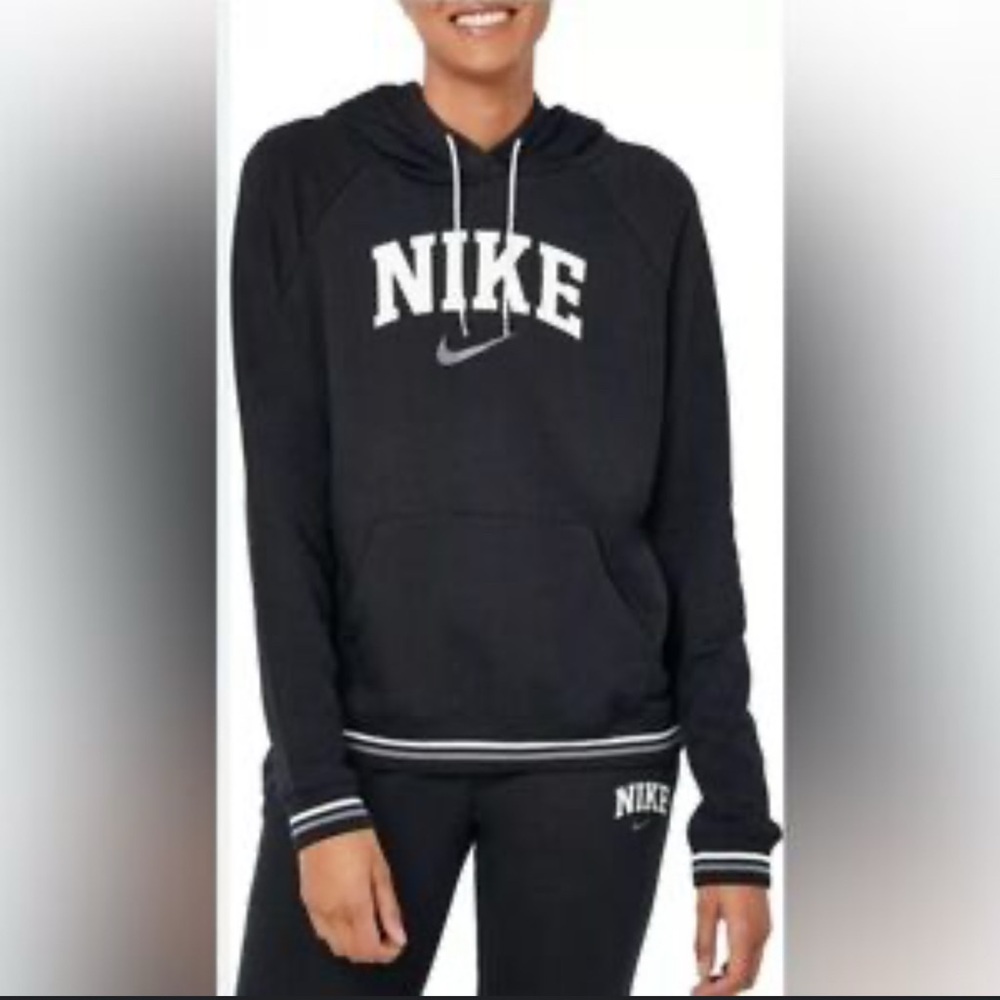 Nike Woman’s pull over light weight  hoodie  / size XL